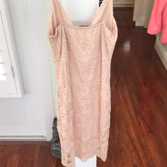 Sexy Pale Pink Lace dress with V neck - Picture 5 of 7